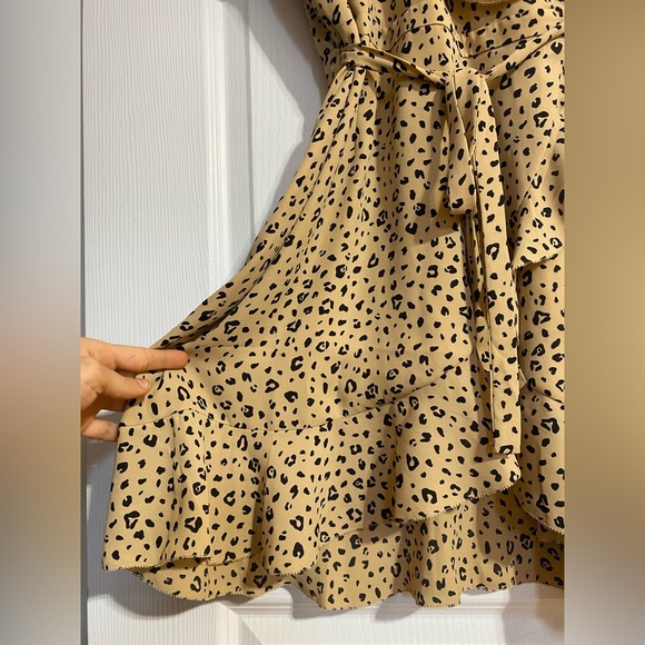 Aritzia Sunday Best Leopard Wrap Mini Flowy Lightweight V Neck Dress Size 4 - Picture 6 of 12